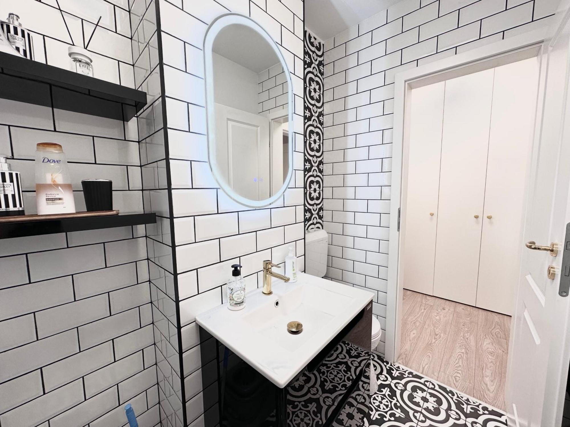 Central Spacious Apartment With Balcony - Alba Carolina 阿尔巴·尤利亚· 外观 照片